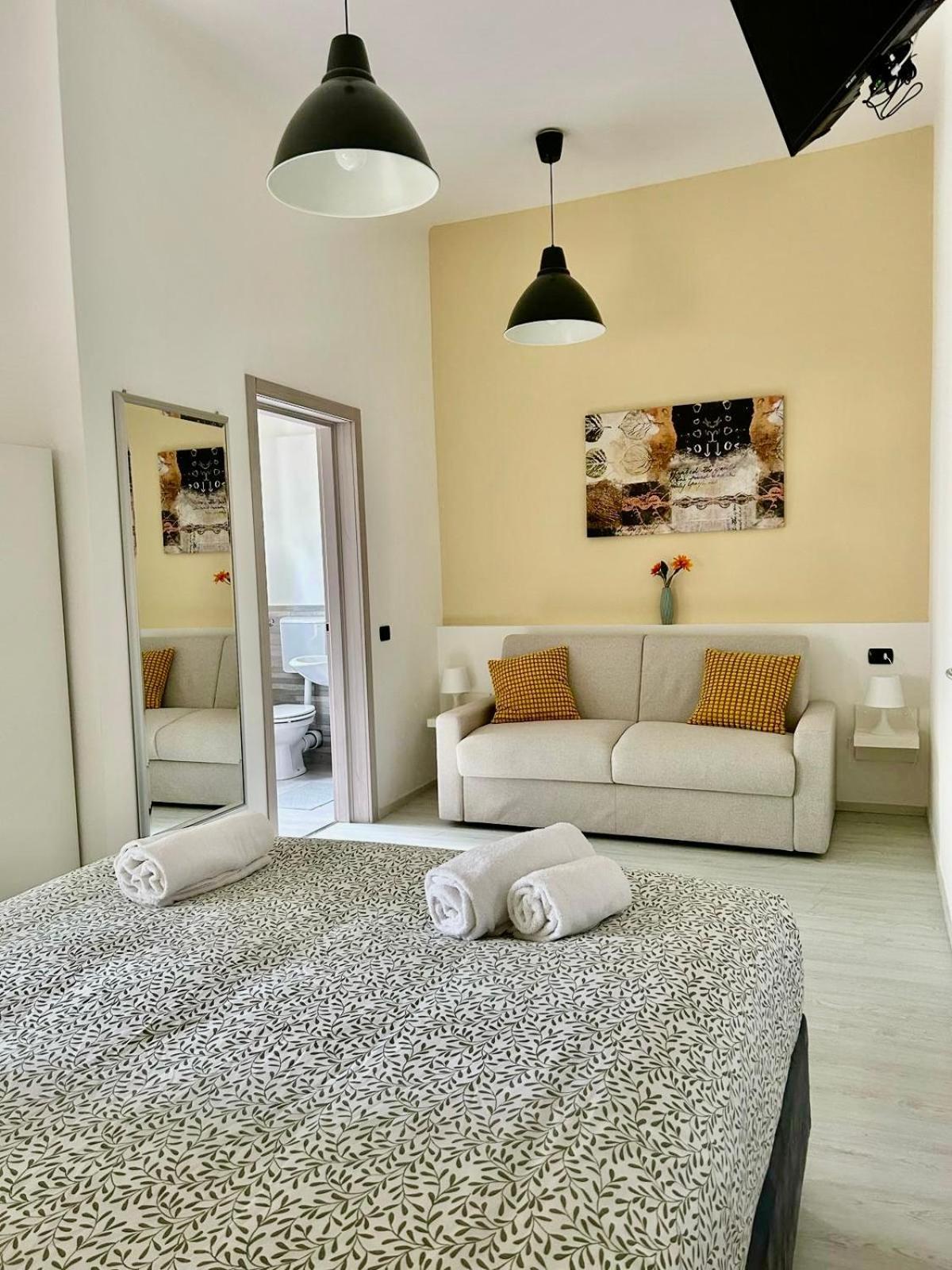 Casa Giulietta Hotel Desenzano del Garda Bagian luar foto
