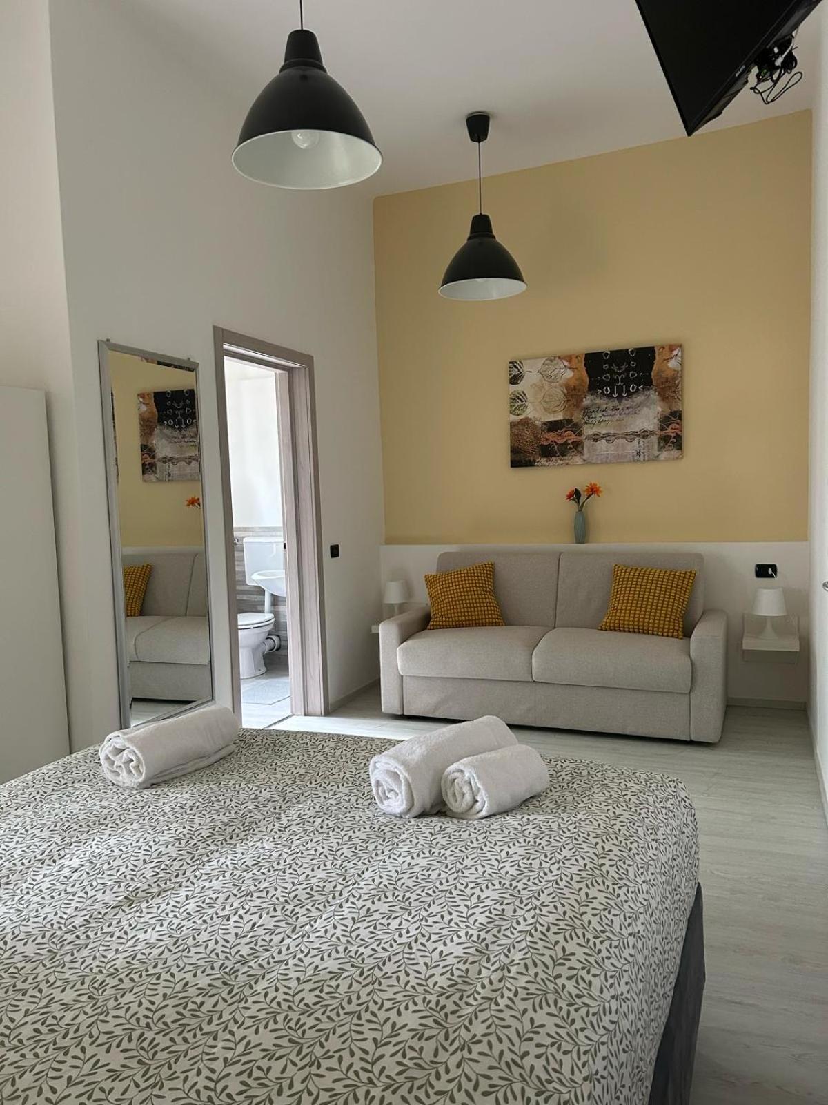 Casa Giulietta Hotel Desenzano del Garda Bagian luar foto