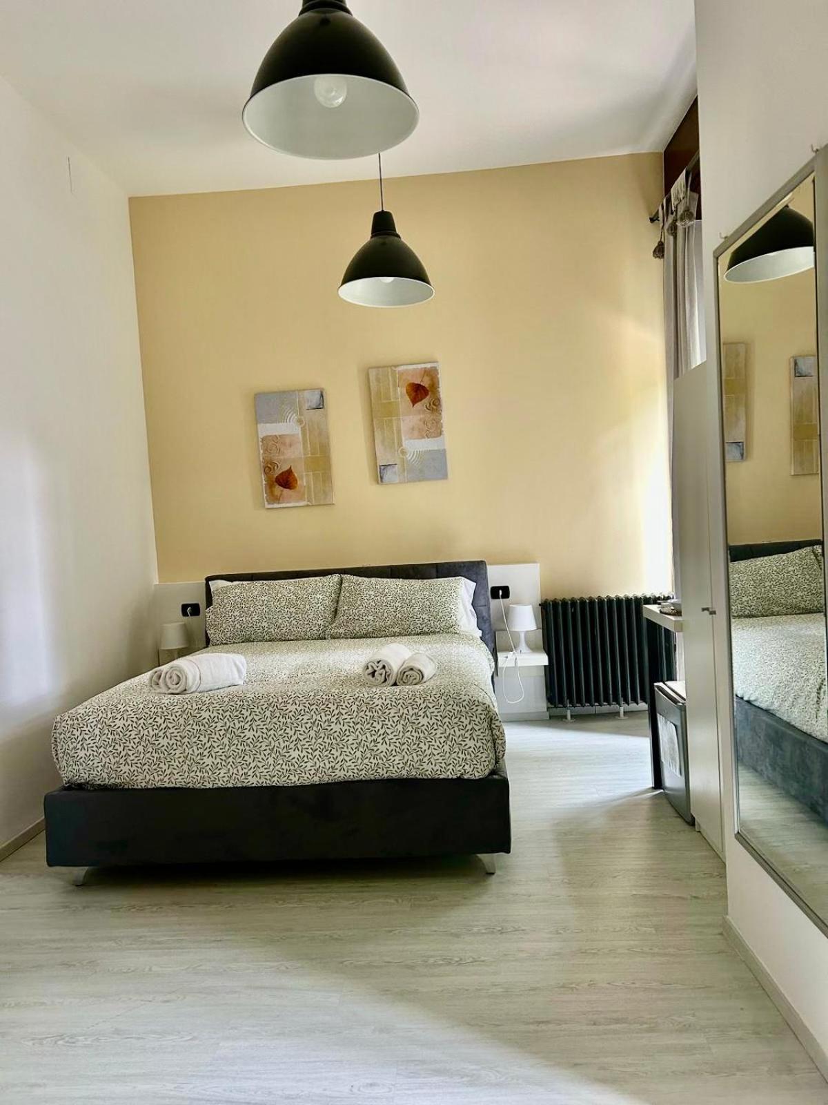 Casa Giulietta Hotel Desenzano del Garda Bagian luar foto